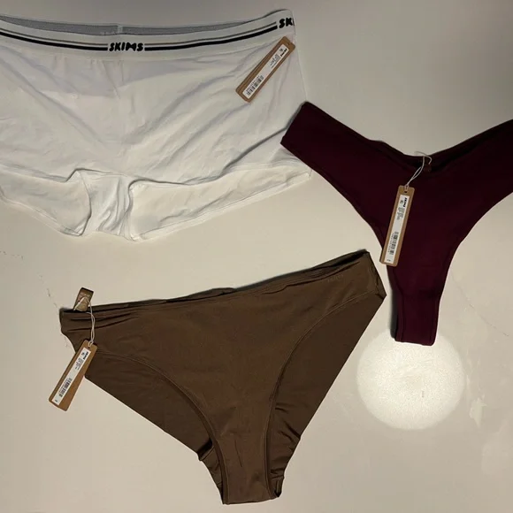 SKIMS Underwear 15 Pack - Picture 4 of 6